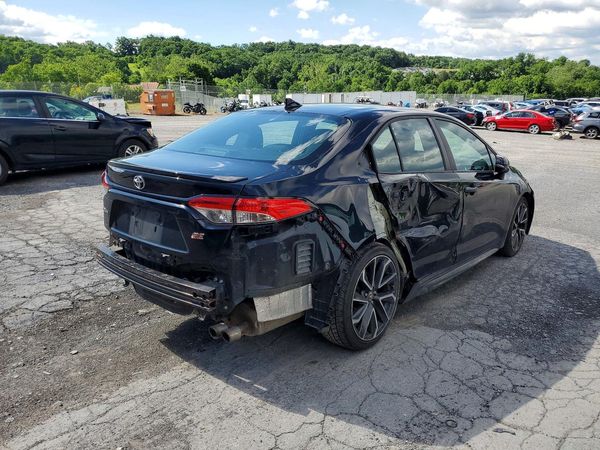 2020 TOYOTA COROLLA SE, CVT