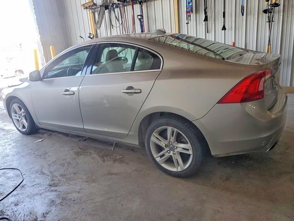2015 VOLVO S60 Premier (non R design)
