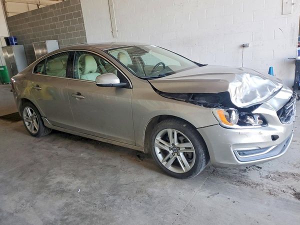 2015 VOLVO S60 Premier (non R design)