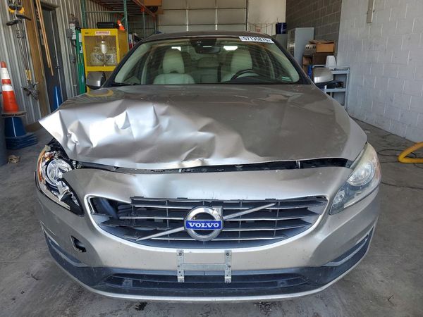 2015 VOLVO S60 Premier (non R design)
