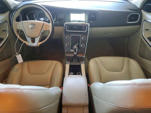 2015 VOLVO S60 Premier (non R design)