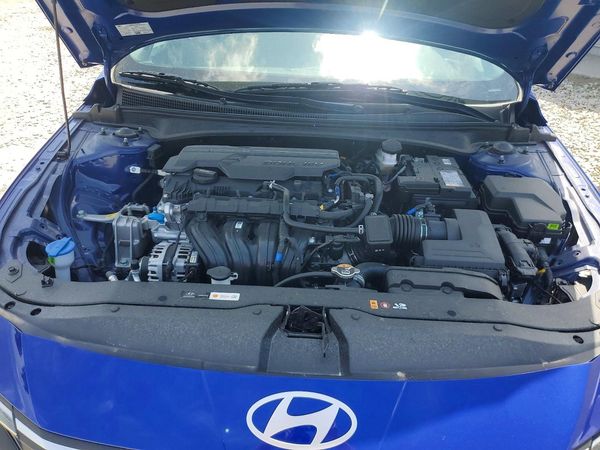 2025 HYUNDAI ELANTRA SEL Sport — Engine bay