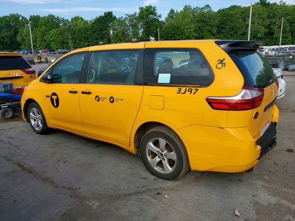 2016 TOYOTA SIENNA