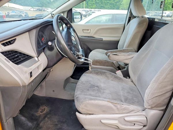 2016 TOYOTA SIENNA