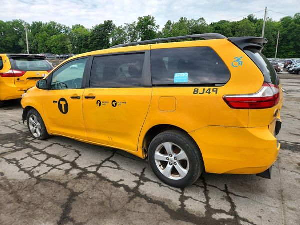 2016 TOYOTA SIENNA