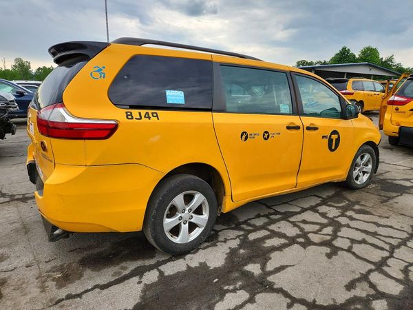 2016 TOYOTA SIENNA