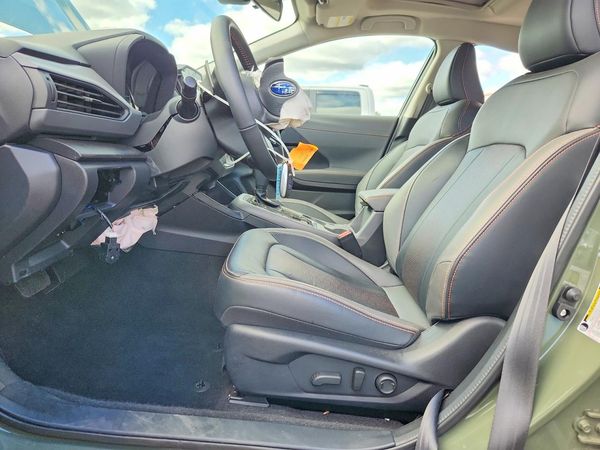 2025 SUBARU CROSSTREK Limited — DENT