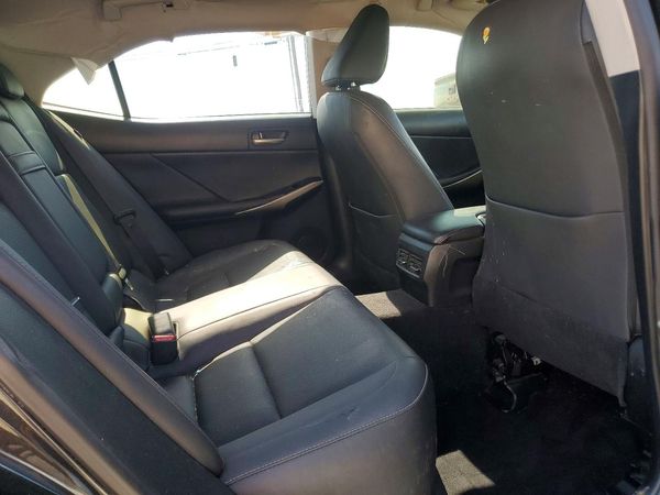 2018 LEXUS IS 300