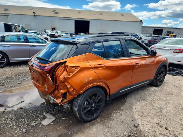2023 NISSAN KICKS