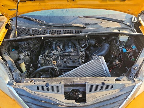 2017 TOYOTA SIENNA LE Mobility/LE — Engine bay