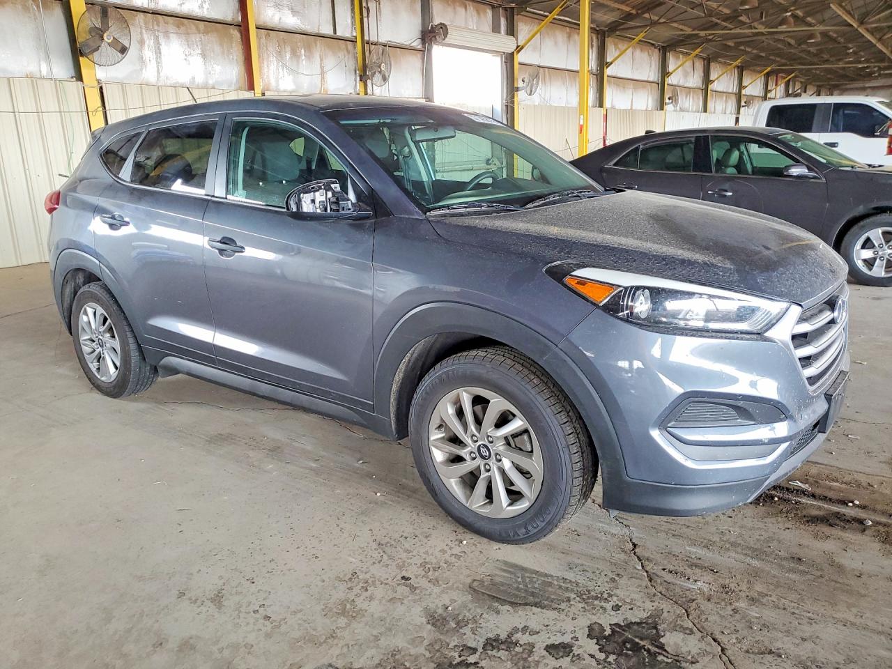 2017 HYUNDAI TUCSON SE (no options)