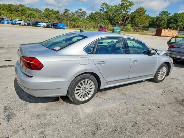 2017 VOLKSWAGEN PASSAT