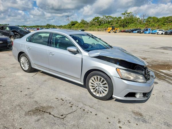 2017 VOLKSWAGEN PASSAT