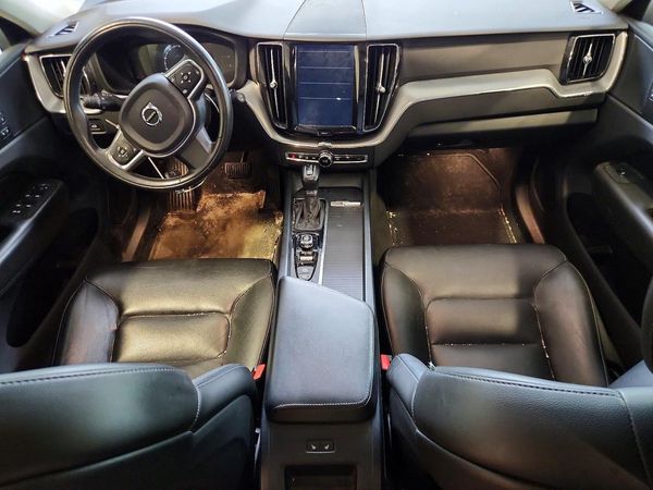 2019 VOLVO XC60 Momentum — CKPT