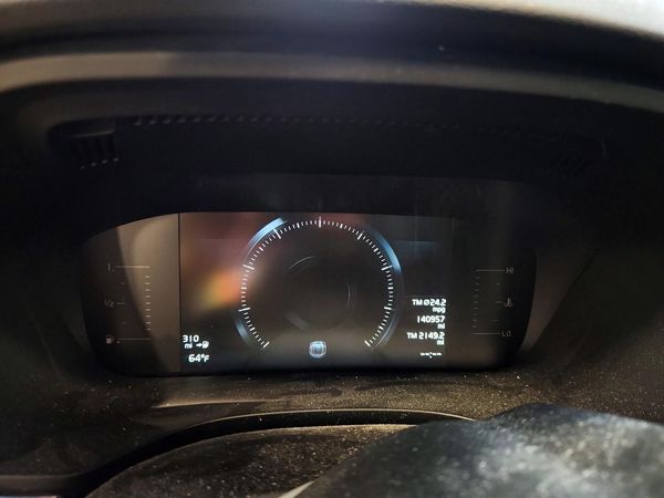 2019 VOLVO XC60 Momentum — ODOM