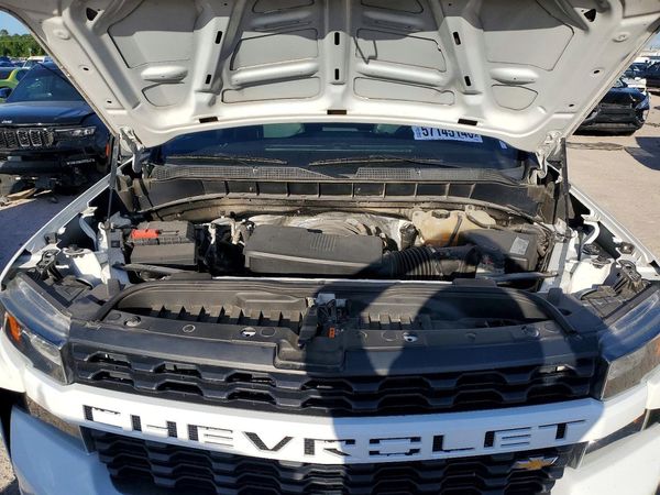 2019 CHEVROLET SILVERADO Work Truck — Engine bay