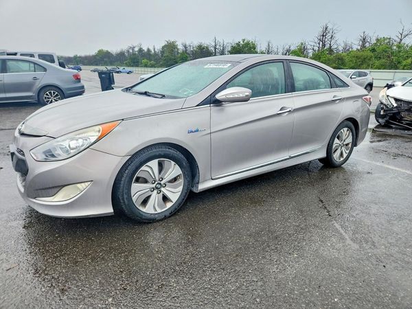2013 HYUNDAI SONATA Hybrid / Hybrid Limited