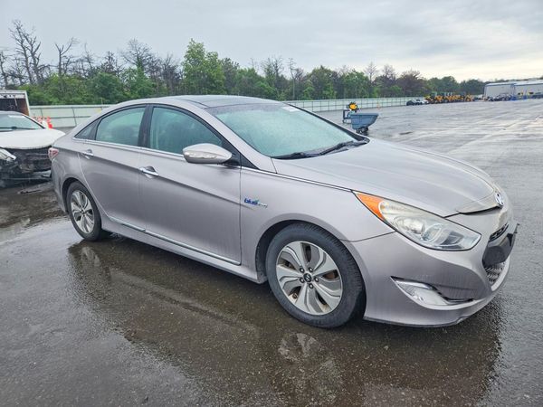 2013 HYUNDAI SONATA Hybrid / Hybrid Limited