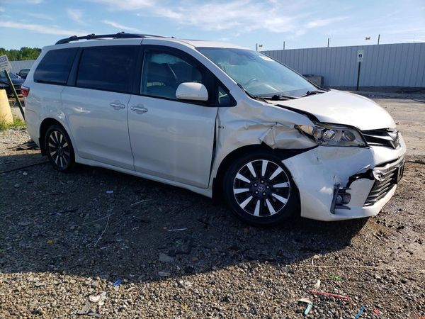 2019 TOYOTA SIENNA