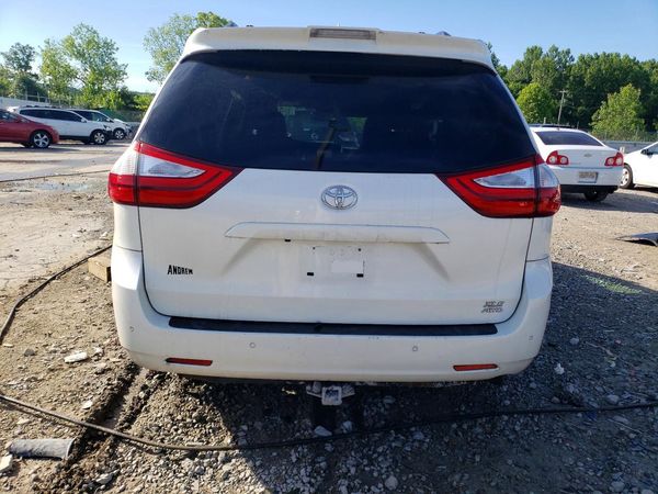 2019 TOYOTA SIENNA