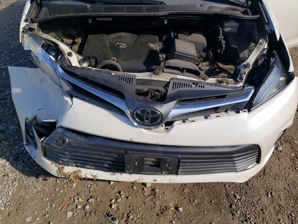 2019 TOYOTA SIENNA