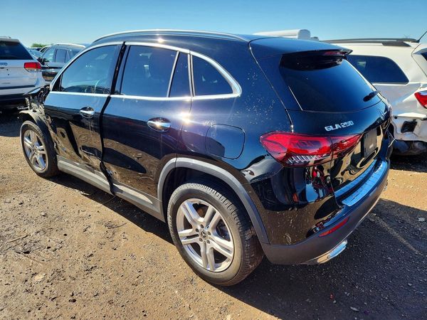 2021 MERCEDES-BENZ GLA GLA250-4M