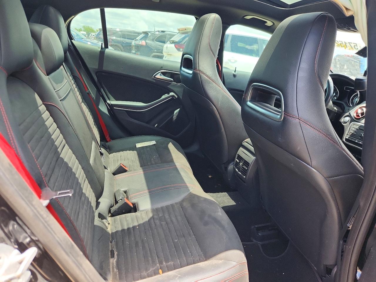 2016 MERCEDES-BENZ GLA 45 AMG-4M