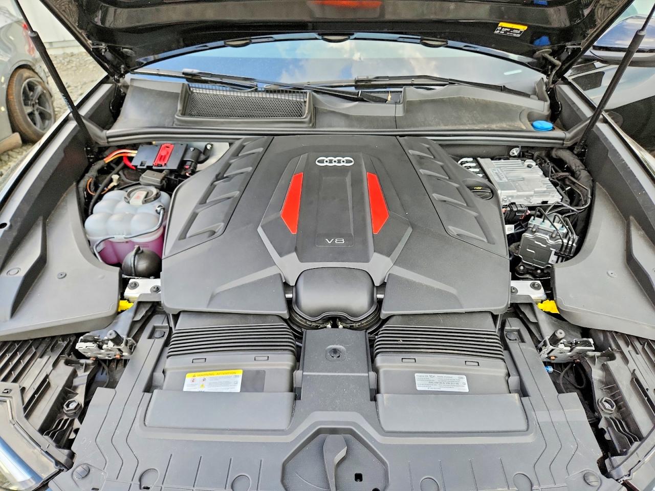 2024 AUDI SQ8