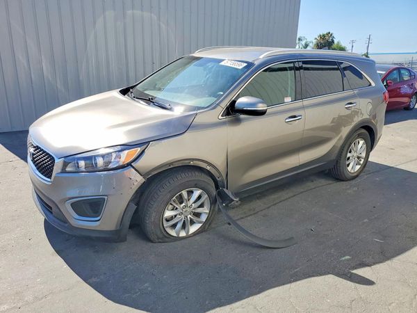 2016 KIA SORENTO L / LX