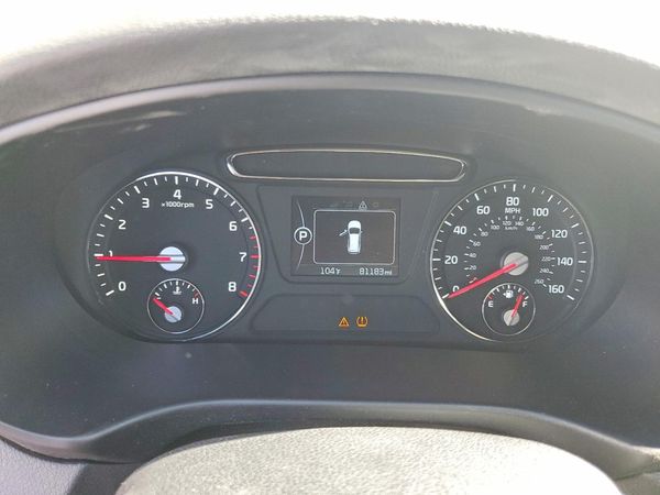 2016 KIA SORENTO L / LX