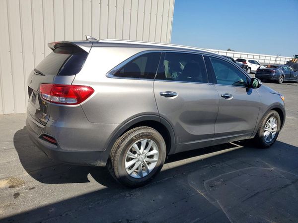 2016 KIA SORENTO L / LX