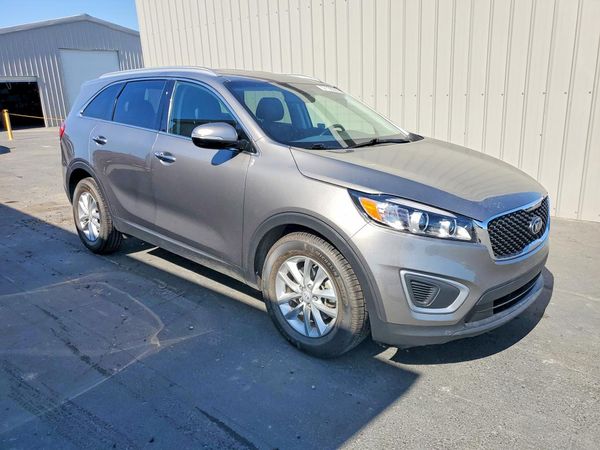 2016 KIA SORENTO L / LX