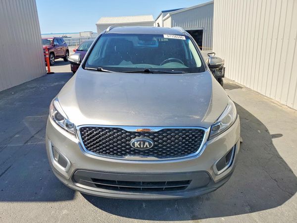 2016 KIA SORENTO L / LX
