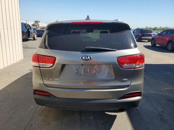 2016 KIA SORENTO L / LX