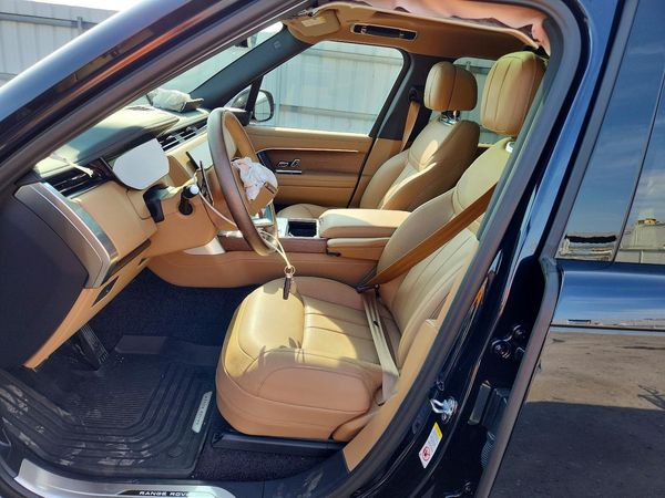 2026 LAND ROVER RANGE ROVER SE