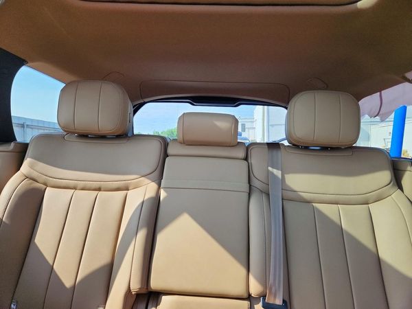 2026 LAND ROVER RANGE ROVER SE