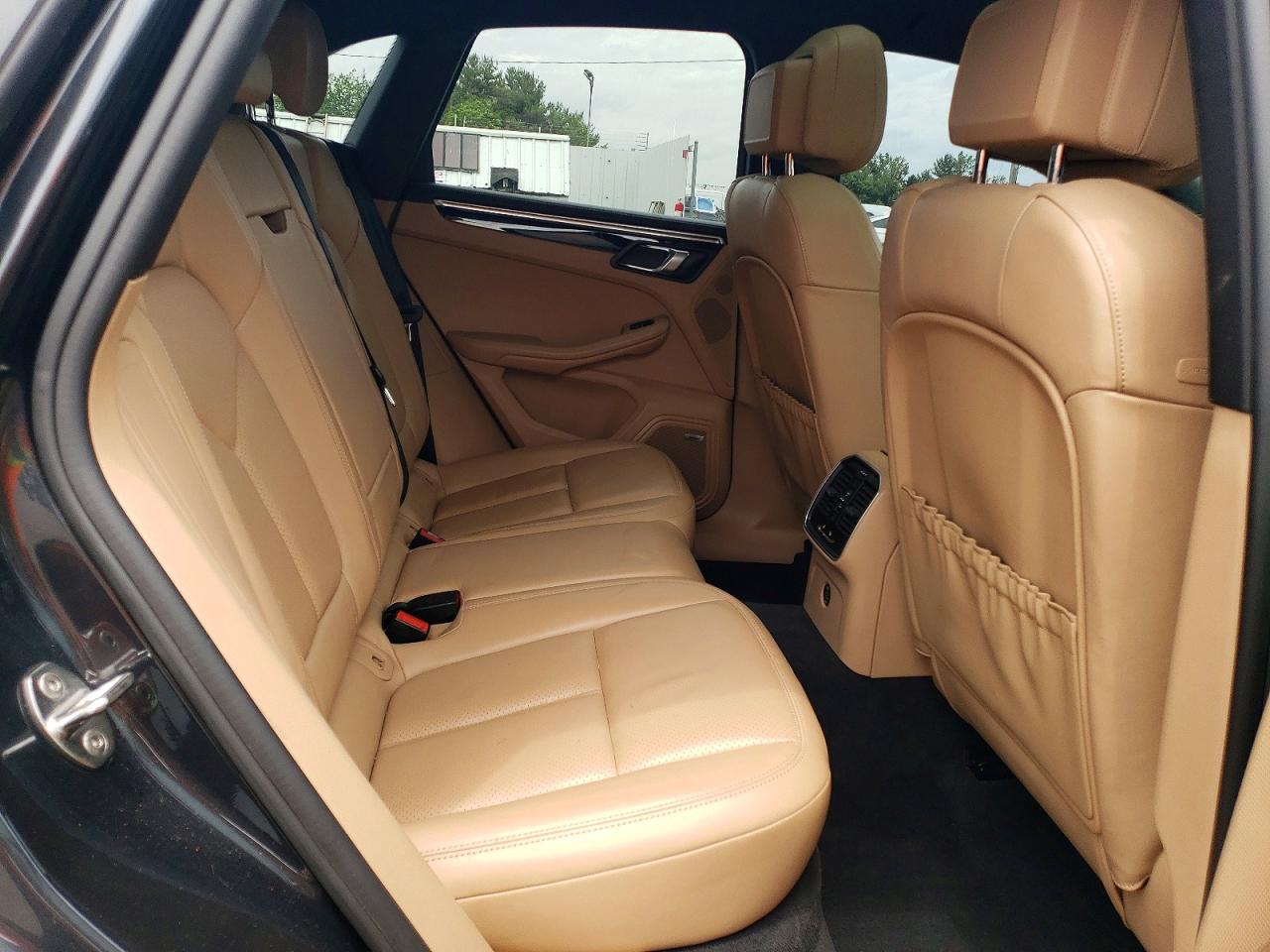 2019 PORSCHE MACAN