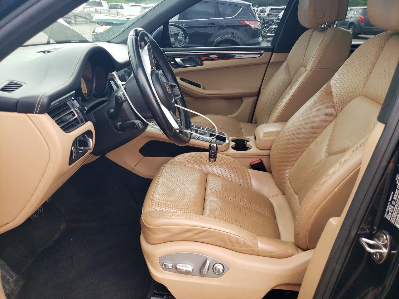 2019 PORSCHE MACAN