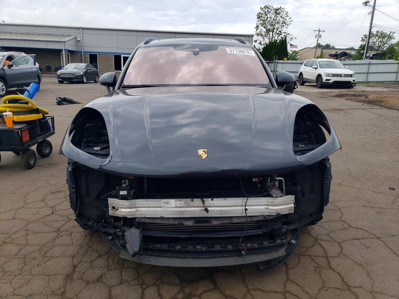 2019 PORSCHE MACAN