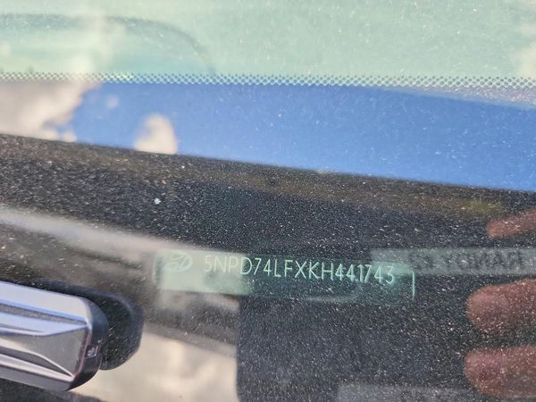 2019 HYUNDAI ELANTRA SE