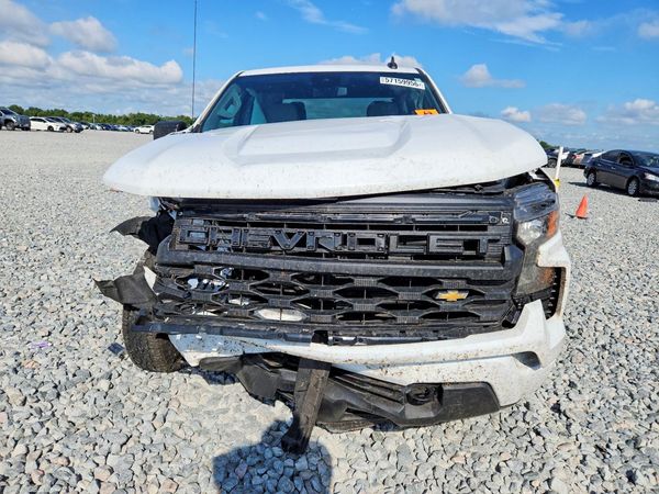 2024 CHEVROLET SILVERADO Custom