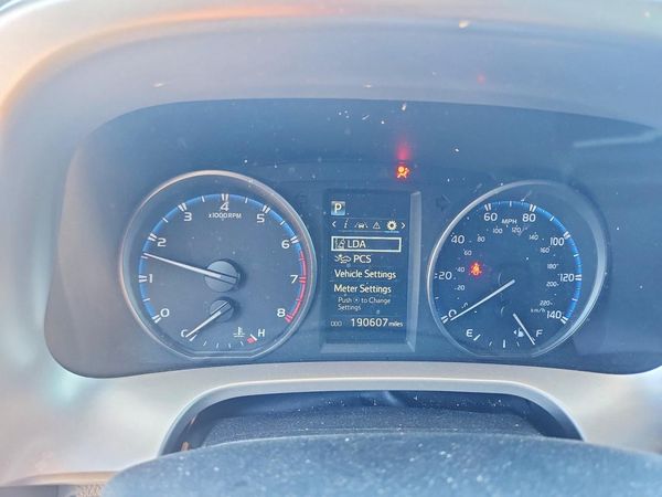 2017 TOYOTA RAV4 LE
