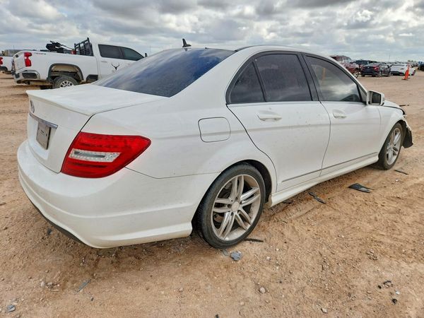 2014 MERCEDES-BENZ C C250