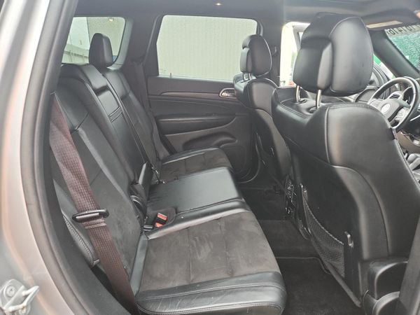 2019 JEEP GRAND CHEROKEE LAREDO 4X4