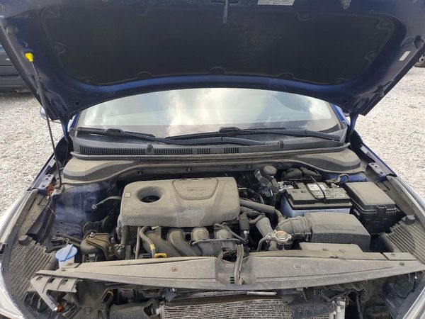 2019 HYUNDAI ACCENT SE and SEL