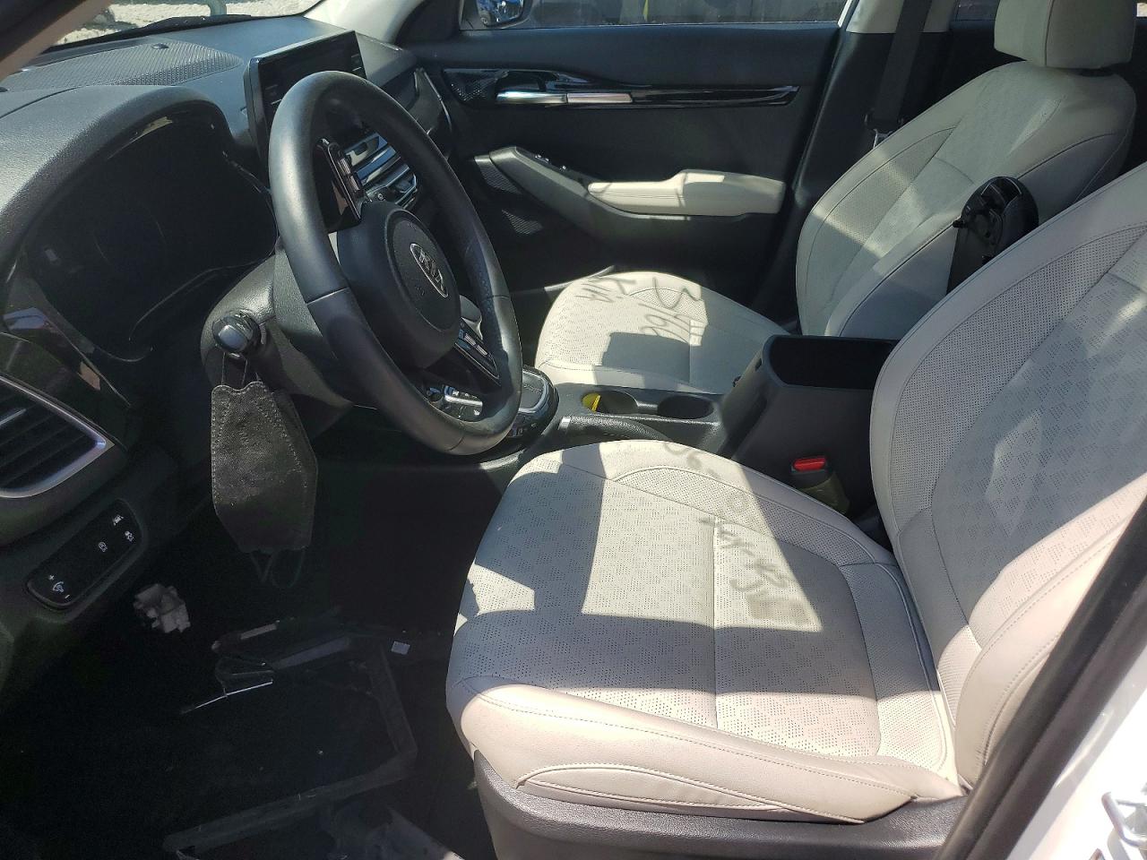 2021 KIA SELTOS EX