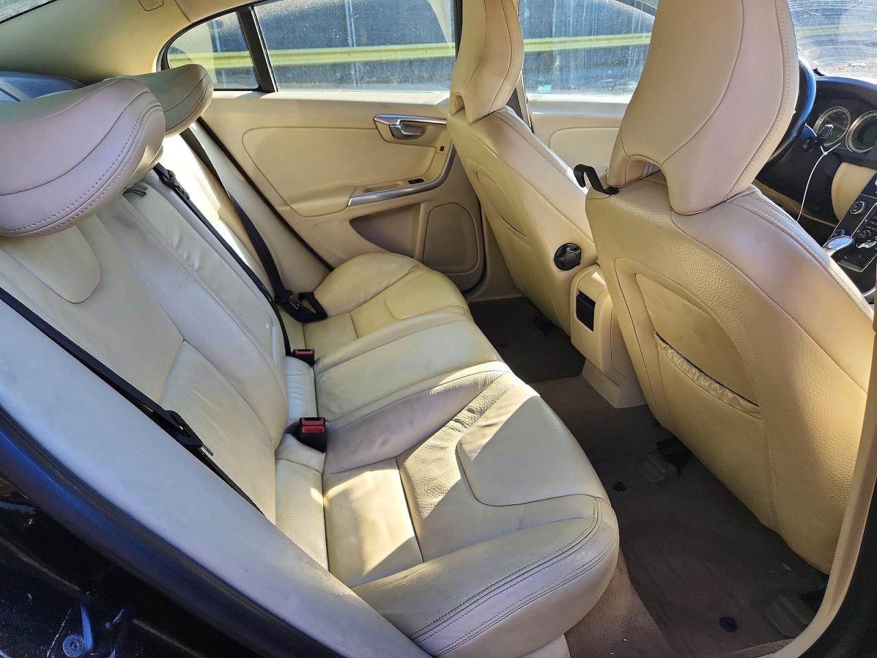 2013 VOLVO S60
