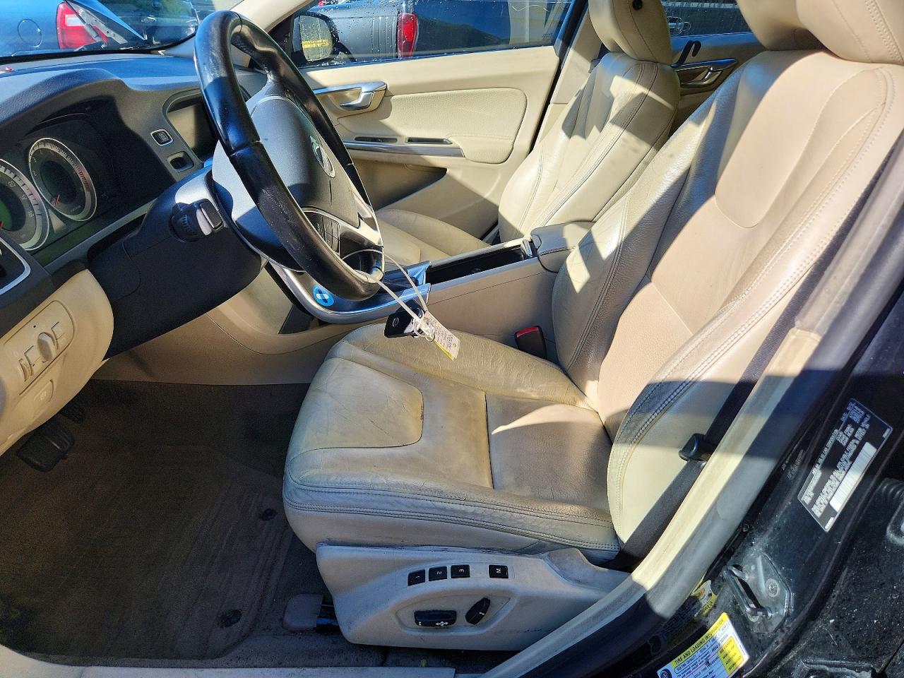 2013 VOLVO S60