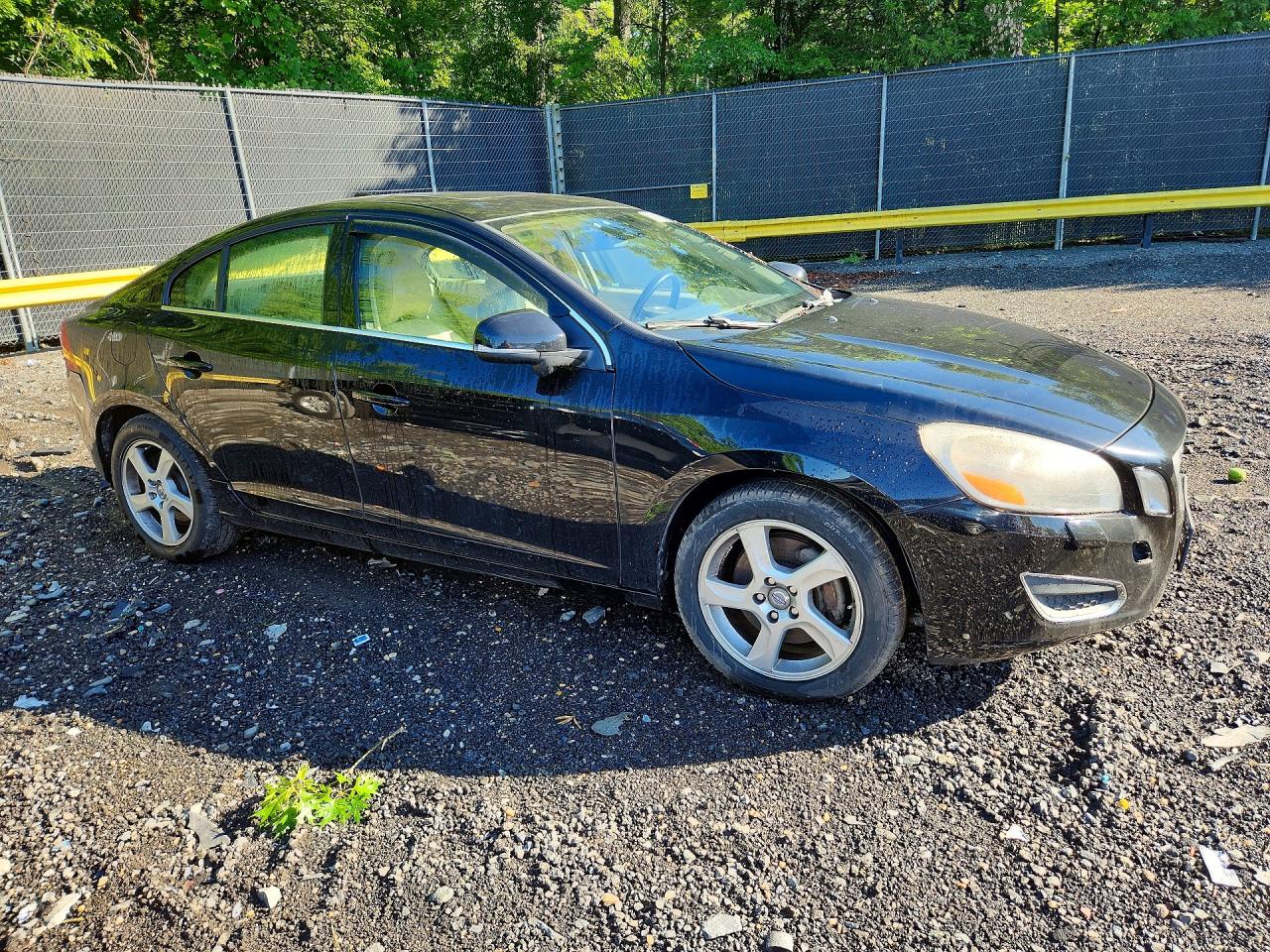 2013 VOLVO S60