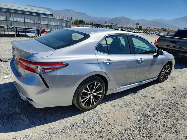 2018 TOYOTA CAMRY